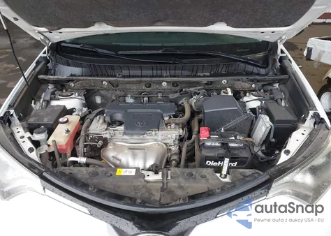 2017 Toyota Rav4 Le z USA, uszkodzony, nr VIN JTMBFREV6HJ714012